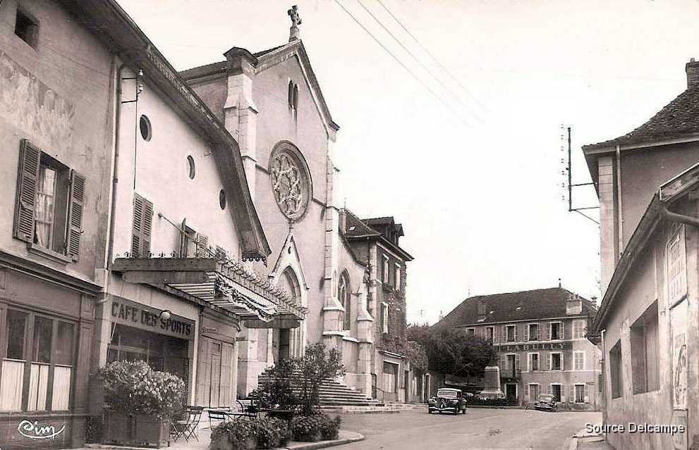 73 Saint Genix Sur Guiers Place de L Eglise I.jpg